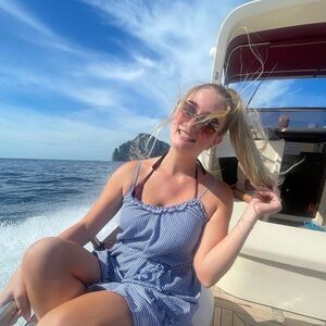 Meet your Posher, Tay